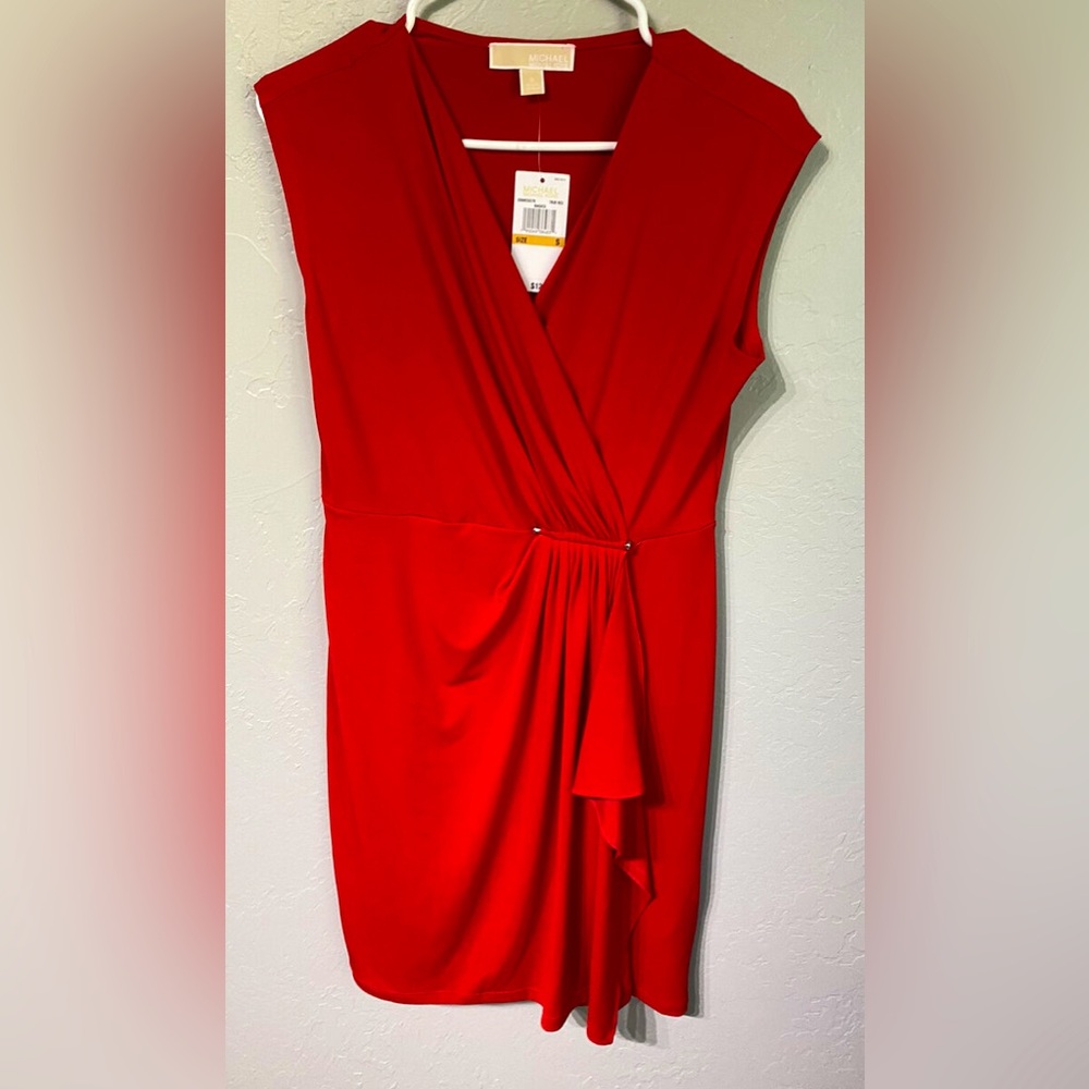 Michael by Michael Kors •NWT • Coral W/ gold hardware • Size Med